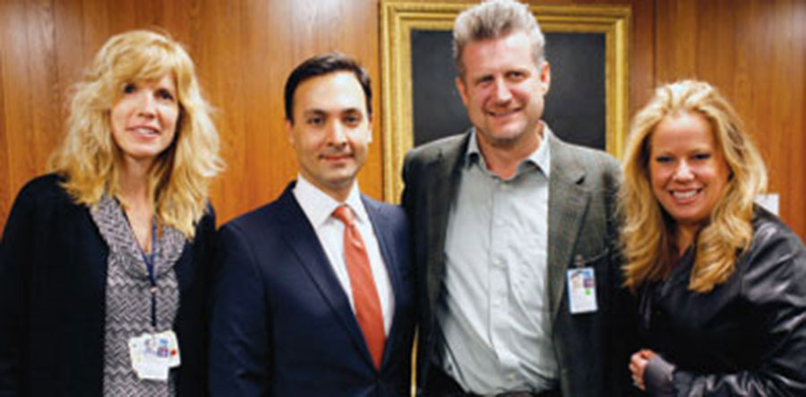 Dr. Ebby Elahi receives Mt. Sinai’s Award for Outstanding Service to the International Community